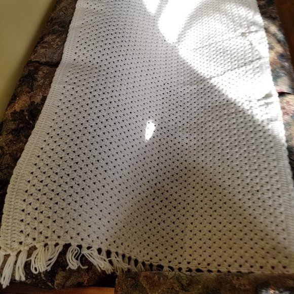 Crochet, lace pattern with fringe, cream afghan/throw/wrap/blanket, handmade - Picture 4 of 7